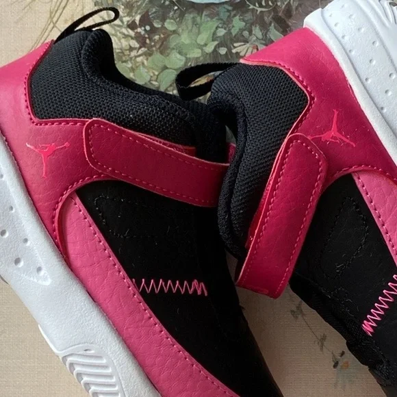 NWOT Jordan’s-23 Toddlers Sz-9C NoTie Laces w/Velcro, Light, Comfortable Shoes - Picture 9 of 16